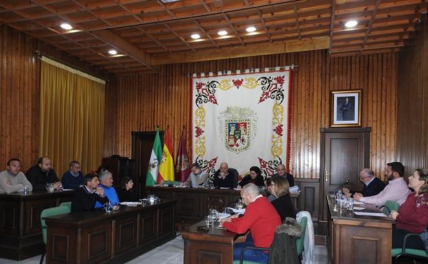 Sesión de pleno celebrada recientemente en Huércal-Overa en la que se aprobaron las cuentas de 2019.