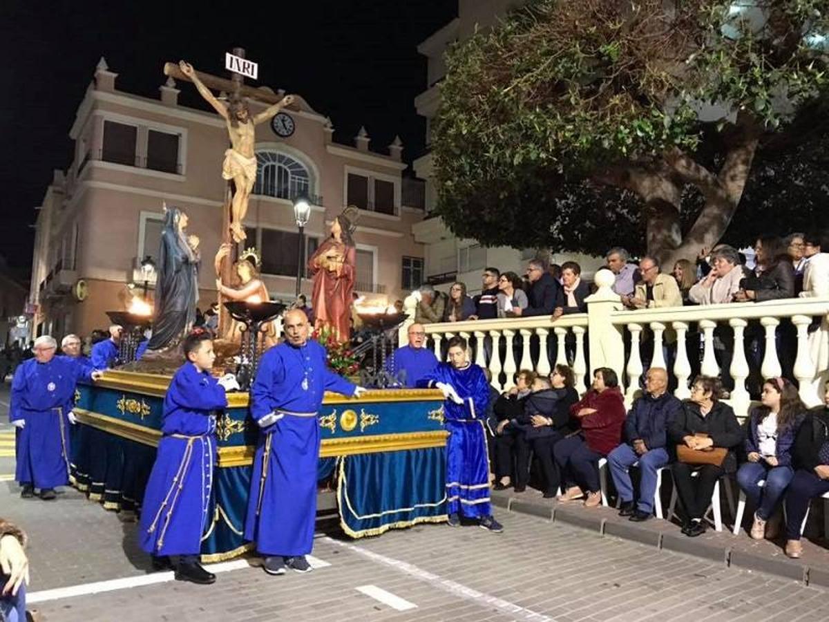 Procesión de la Virgen de las Angustias del Paso Azul de Cuevas del Almanzora en la noche de ayer.