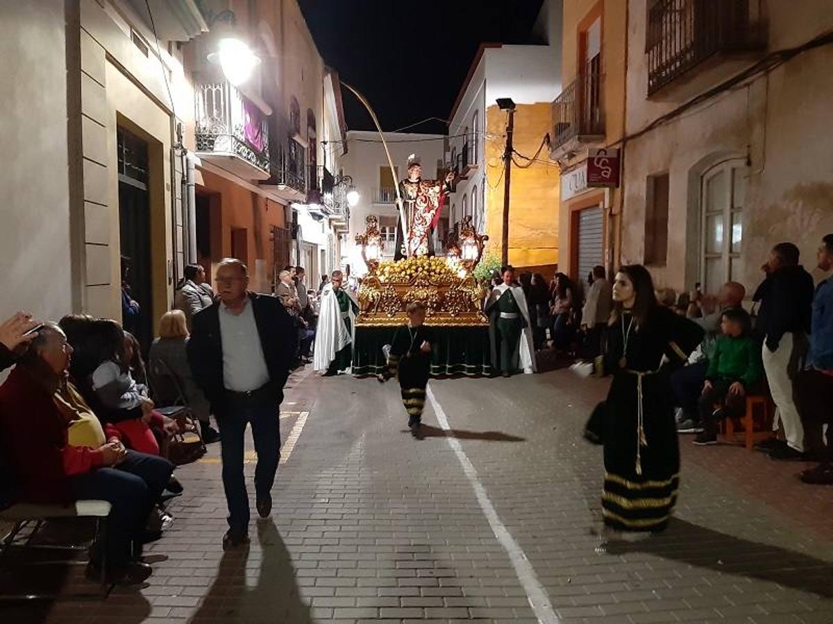 La Real Cofradía de S. Juan Evangelista y Ntra. Sra. de la Esperanza y Santas Mujeres, Verónica y María Magdalena y Stmo. Cristo de la Salud (Paso Blanco) fue la protagonista en el Miércoles Santo de Cuevas del Almanzora. Solo con visitar sus desfiles procesionales entenderán el porqué está declarada de Interés Turístico de Andalucía.
