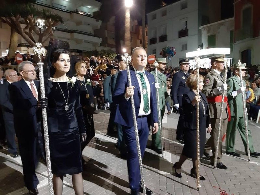 La Real Cofradía de S. Juan Evangelista y Ntra. Sra. de la Esperanza y Santas Mujeres, Verónica y María Magdalena y Stmo. Cristo de la Salud (Paso Blanco) fue la protagonista en el Miércoles Santo de Cuevas del Almanzora. Solo con visitar sus desfiles procesionales entenderán el porqué está declarada de Interés Turístico de Andalucía.