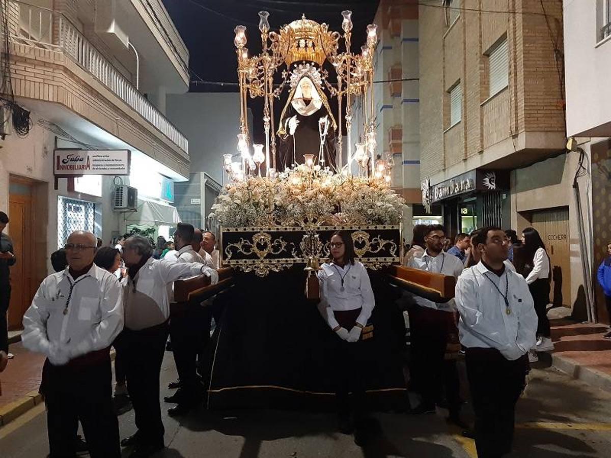 La Cofradía Santo Cristo de la Misericordia y Santísima Virgen de la Amargura (Madre de la Salud) procesionó este Miércoles Santo por las calles de Garrucha de manera muy emotiva.