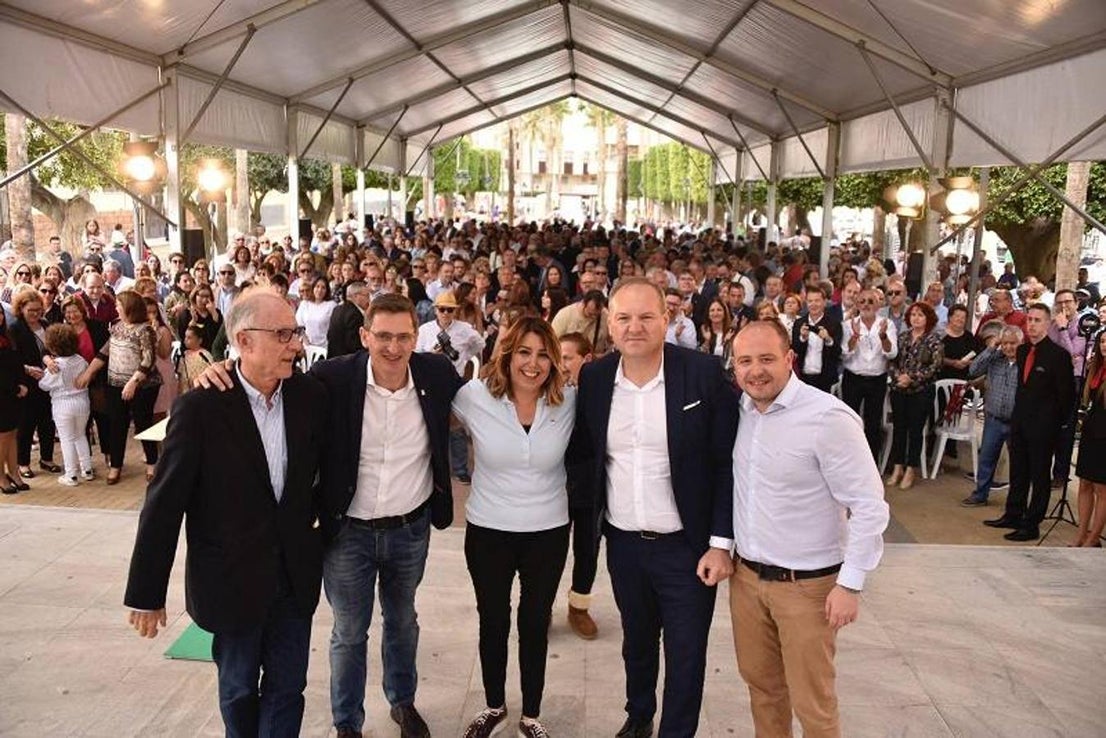 Los socialistas celebraron un acto en el parque del Recreo de Cuevas del Almanzora en el que conmemoraron el 40 aniversario de los ayuntamientos democráticos.