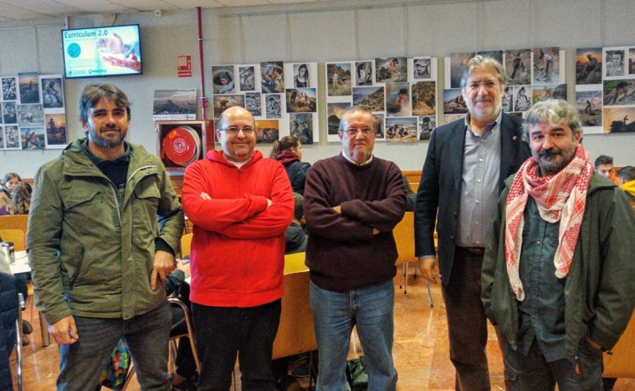 De izquierda a derecha; Roberto Manzano, Julio Román, Emilio Aramburu, José Mª Pérez Tapias y José Mª Martín Civantos 