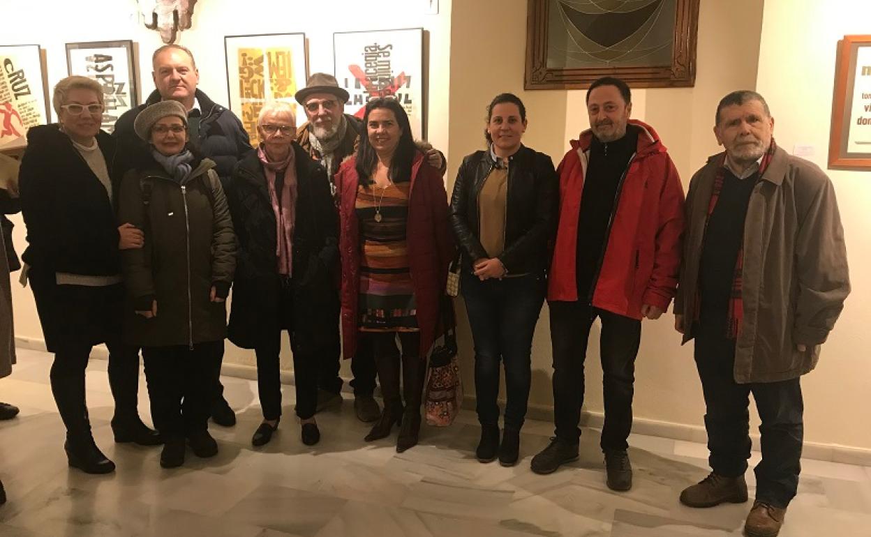 Autoridades municipales y ponentes de la jornada conmemorativa a Emilio Sdun. 