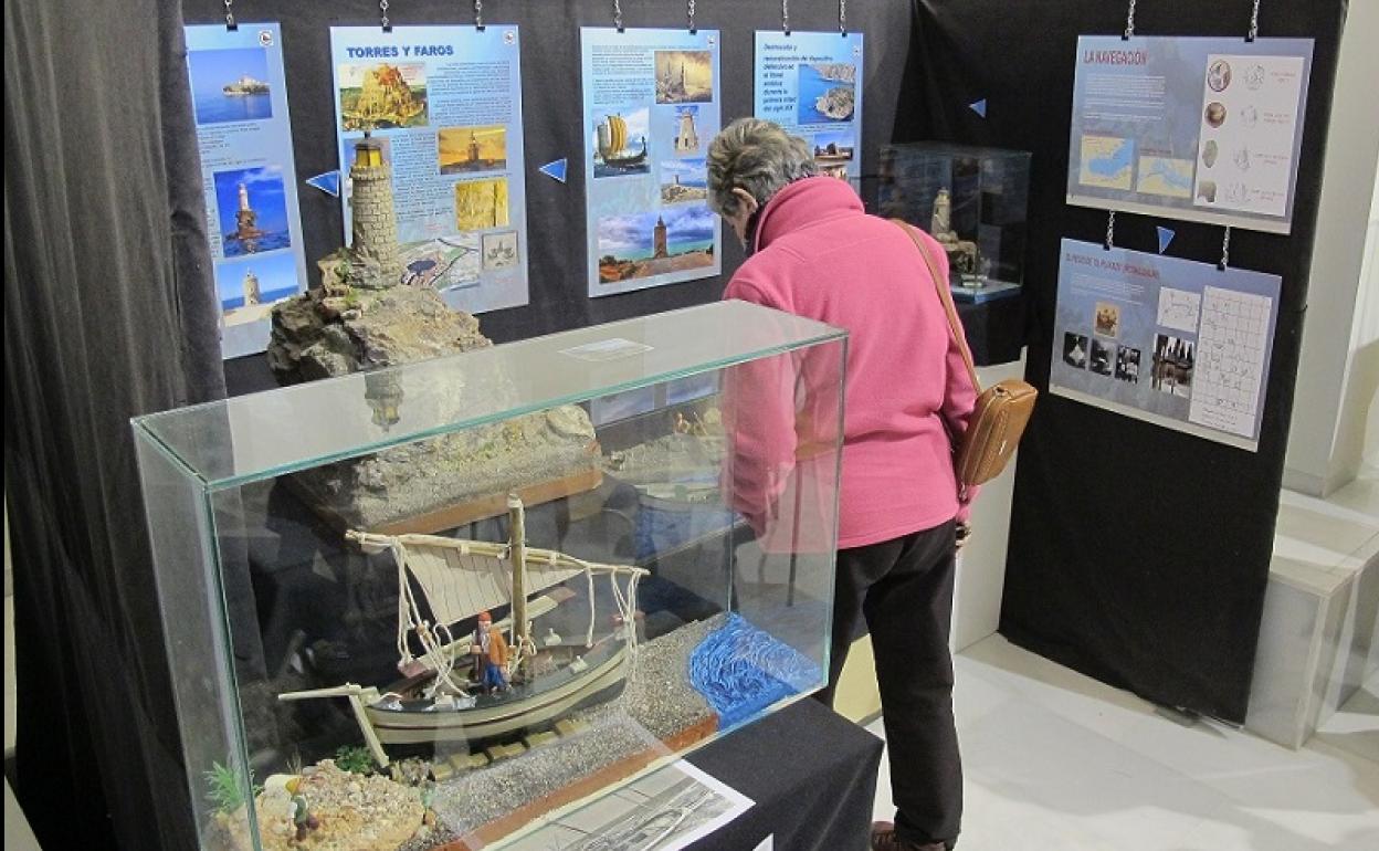 Exposición de maquetas de faros. 