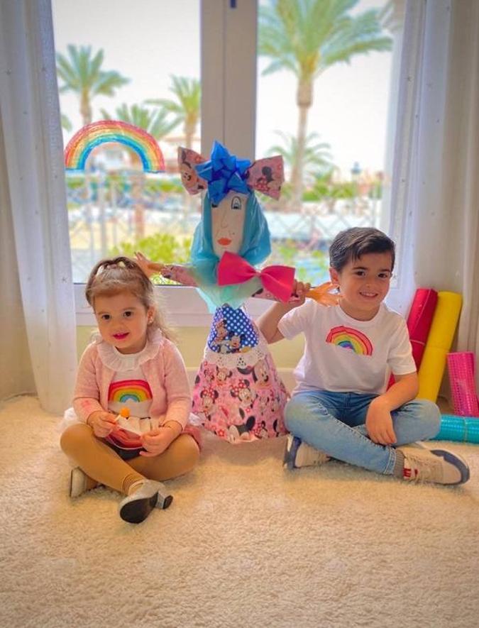 Viejas en los balcones para conmemorar este día. 