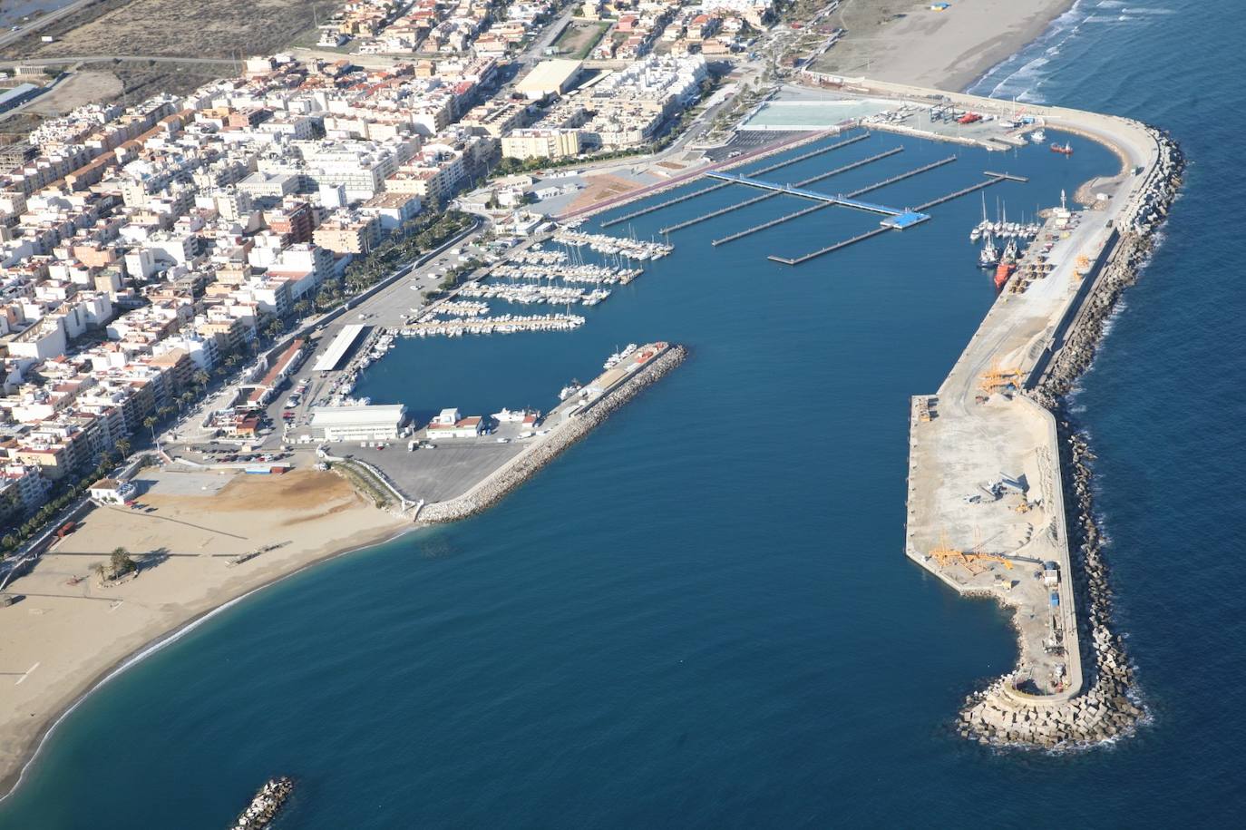 Casa legal Alicia La Junta licita el estudio de la ampliación del puerto comercial de Garrucha  | Ideal