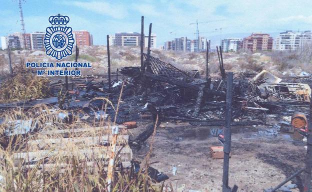 Entra en prisión el acusado de incendiar la chabola de su expareja en Almería