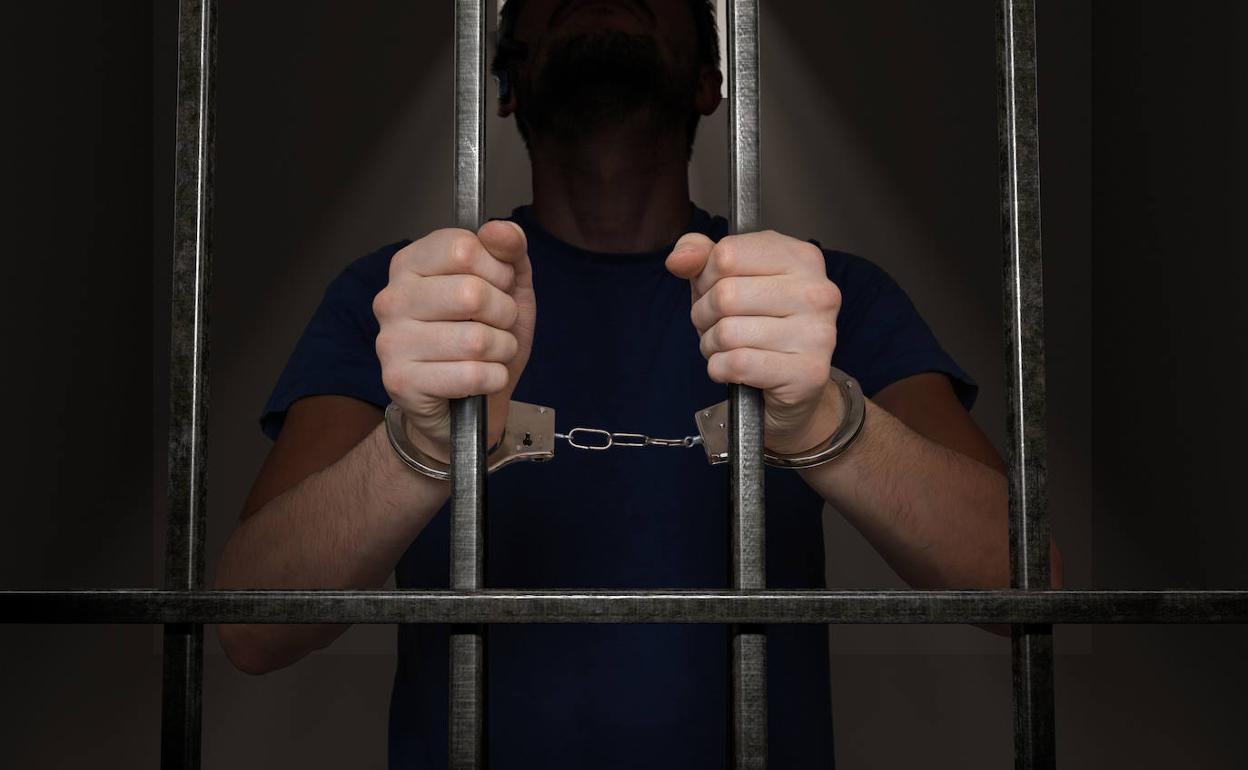 Tribunales en Almería | Casi tres años de cárcel para el hombre que apuñaló a otro en Vera tras una discusión en la puerta de su casa