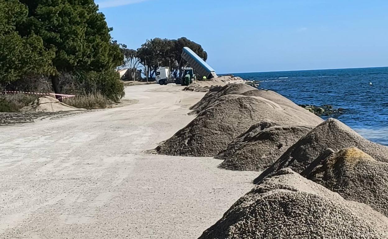 Costas regenera la playa de Palomares de cara a las expectativas turísticas