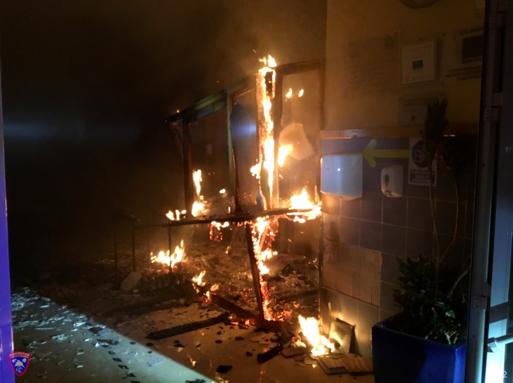 Sucesos en Garrucha | Un incendio intencionado arrasa el interior del IES Mediterráneo de Garrucha