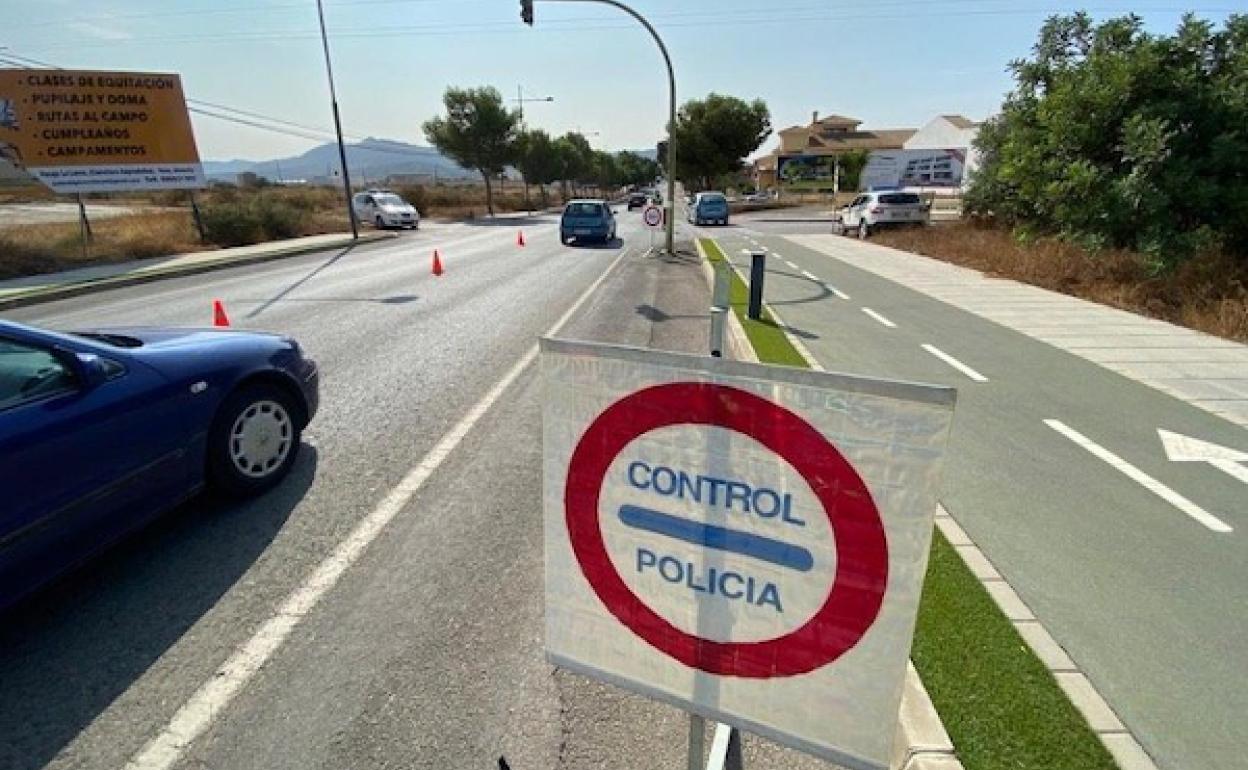 Huércal-Overa | Arrestan a un hombre que amenazó y agredió al dueño de un bar y lesionó a los policías en su detención