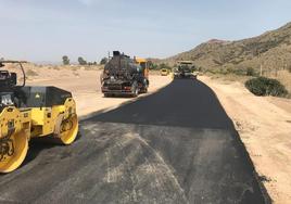 Uno de los trabajos de pavimentación investigados, en el término municipal de Pulpí.