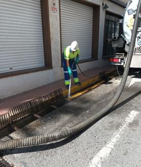 Imagen secundaria 2 - Más de 300 kilos de residuos extraídos de las alcantarillas y tuberías de saneamiento