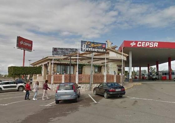 Estación de servicio y restaurante La Morena.