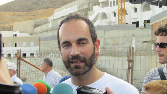 El TSJA da cinco días al alcalde de Carboneras antes de empezar a multarle por el Algarrobico