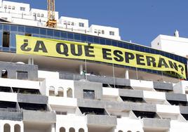 Activistas de Greenpeace toman el hotel.