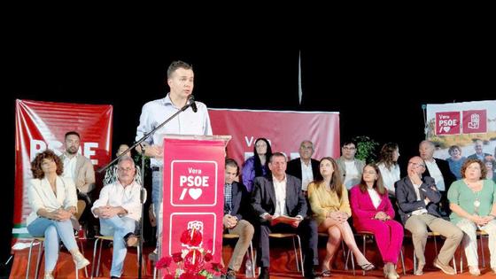 El ministro Héctor Gómez apoya a Martín Gerez: «Es honesto y comprometido»