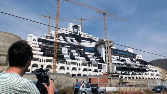 Greenpeace pide multar al alcalde de Carboneras por «irregularidades» al desclasificar el Algarrobico