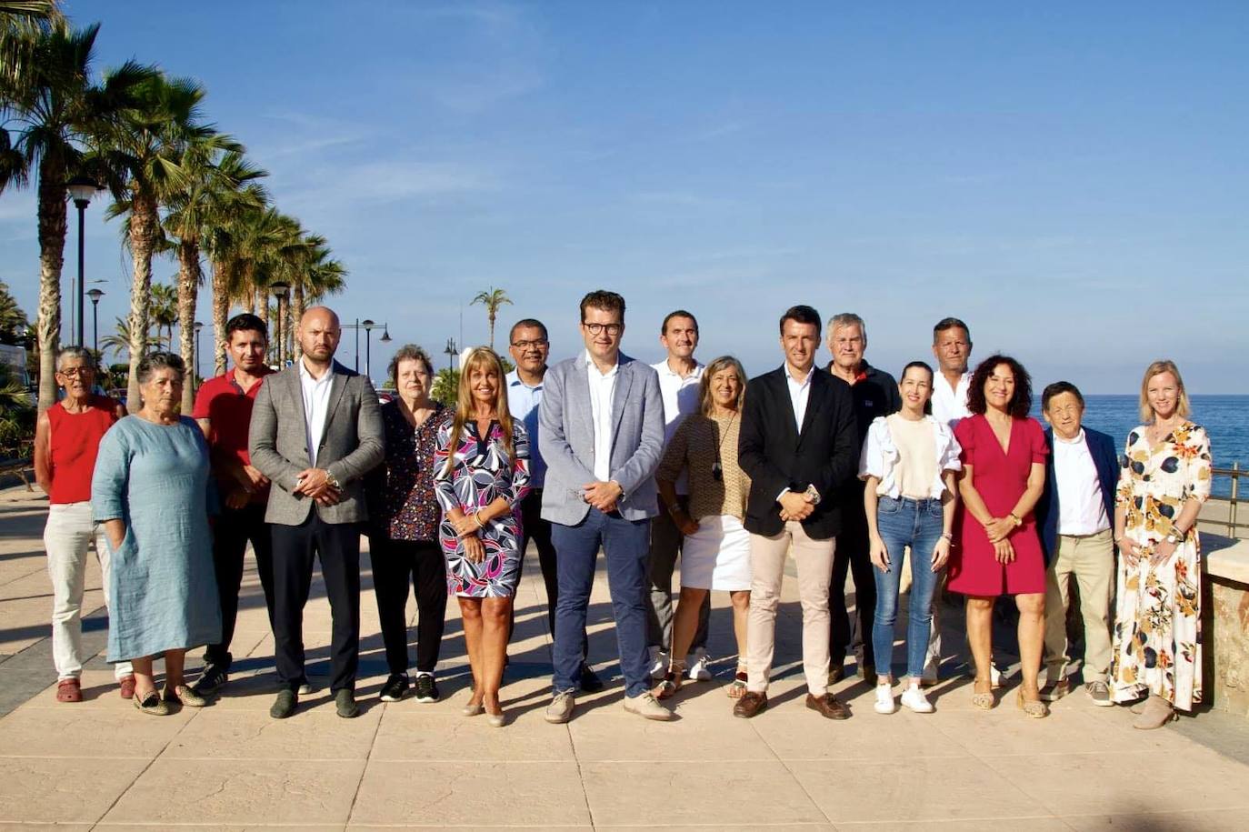 Foto de familia de todos los candidatos del PSOE de Mojácar a las municipales.