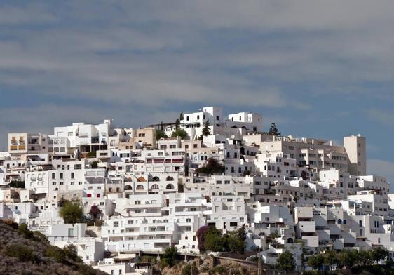 El investigado por el voto en Mojácar ligado al PP es funcionario municipal y era buscado por receptación
