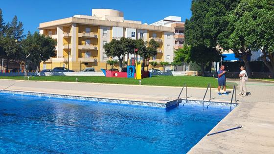 Cuevas abre la temporada de verano de la piscina municipal el sábado