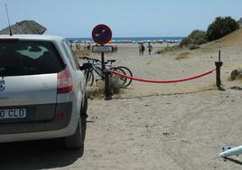 Seis euros por aparcar en las playas protegidas de Cabo de Gata desde este sábado