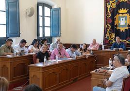 «Nos hemos encontrado un millón de euros en facturas sin consignación», afirma el alcalde de Níjar