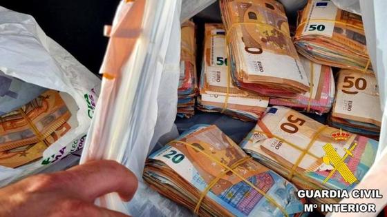 Encuentran 100.000 euros en un coche conducido por un hombre en libertad provisional