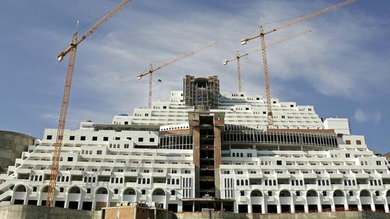 La Junta dice que el asfaltado de la carretera del Algarrobico en la lupa de la Fiscalía «sería autorizable»