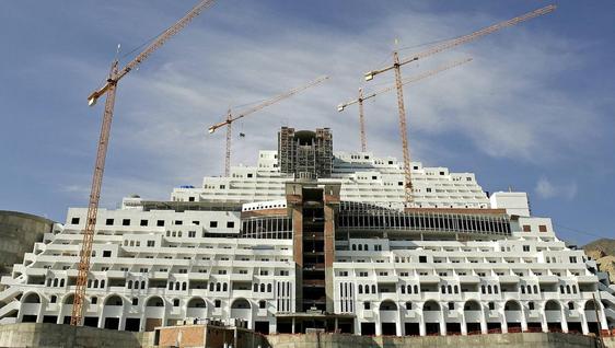 El TSJA da un mes a Ayuntamiento de Carboneras para iniciar la revisión de la licencia del Algarrobico
