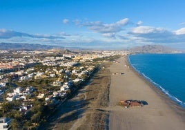 Imagen de la playa de Puerto Rey.