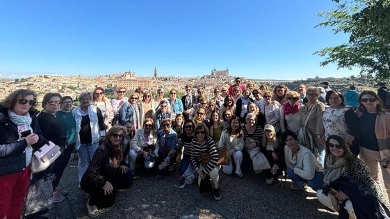 Vera concluye los actos del Día de la Mujer con un viaje al parque temático Puy de Fou y a Toledo