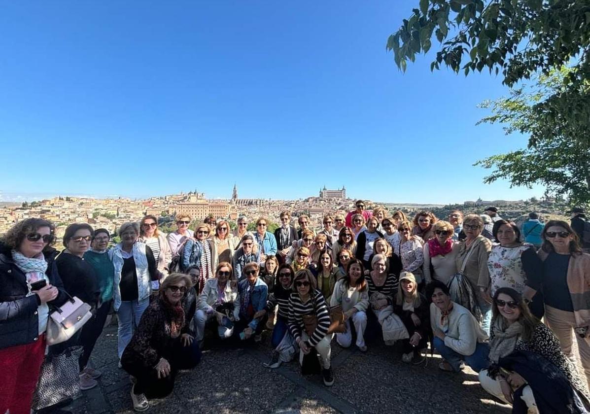 Vera concluye los actos del Día de la Mujer con un viaje al parque temático Puy de Fou y a Toledo