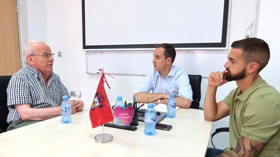El alcalde de Vera se reúne con el nuevo cronista oficial para organizar diversas tareas y proyectos