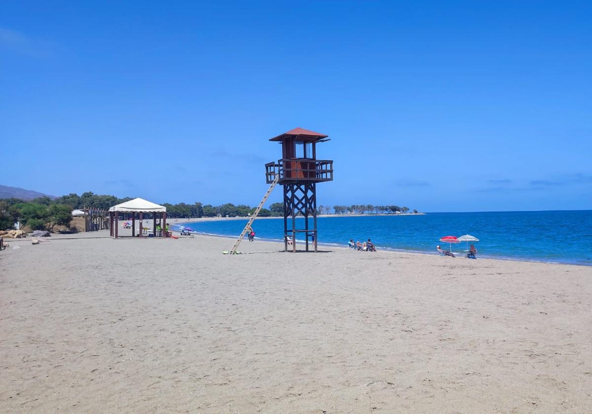 El alcalde desmiente que la playa de Palomares tenga ningún tipo de contaminación