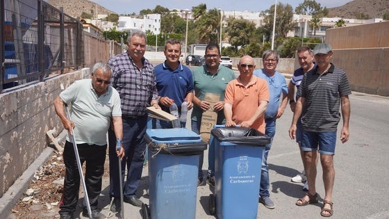 Carboneras exige a la Junta «que intervenga y garantice la limpieza y servicios en el puerto»