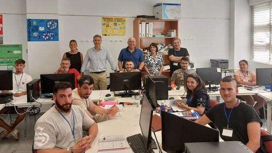 Huércal-Overa forma a parados en atención sociosanitaria e instalaciones eléctricas