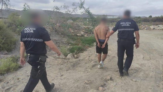 Robo frustrado y dos detenidos en Los Escullos