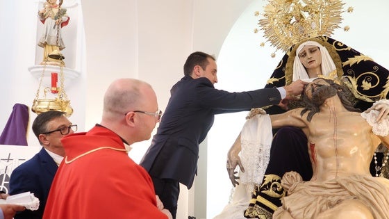 El Ayuntamiento de Vera concede el Escudo de Oro de la ciudad a la Virgen de la Piedad y el Cristo de la Caridad