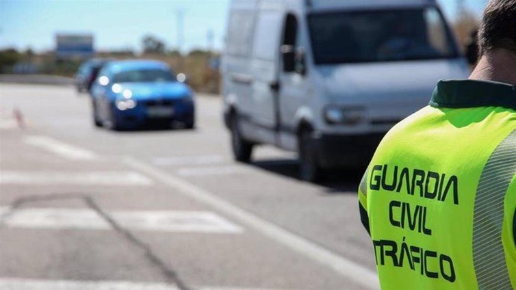 Muere atropellado un hombre de 76 años por un camión en Níjar