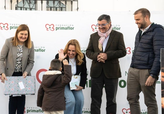 Fundación Primaflor entrega 10 becas de estudios entre los hijos de sus trabajadores