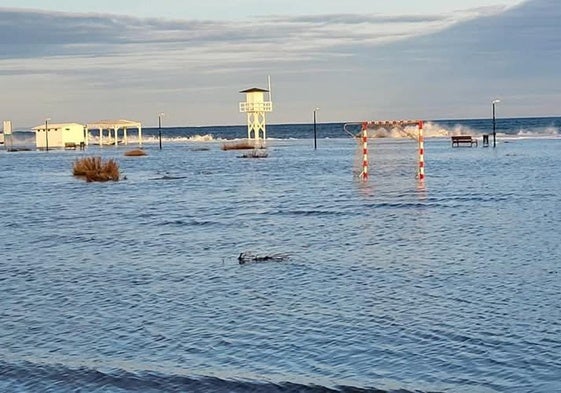 Imagen de los efectos del temporal del fin de semana en Vera.