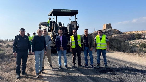 El camino a Mesa Roldán estrena pavimento tras una inversión cercana a los 100.000 euros