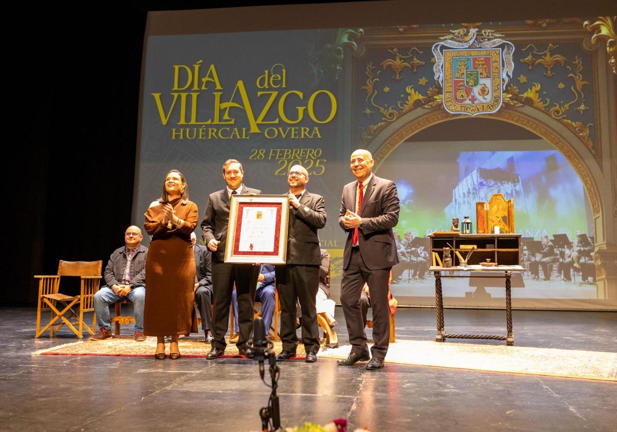 Imagen principal - Huércal Overa celebra 357 años de villazgo con distinciones y homenajes