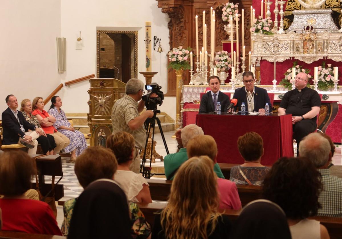Vera inicia la cuenta atrás hacia el centenario de la coronación de su Patrona, la Virgen de las Angustias