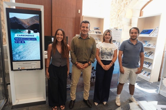 La Oficina Municipal de Turismo atiende a un millar de visitantes en Carboneras durante julio y agosto