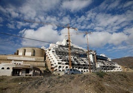 Carboneras remite la modificación del PGOU por el Algarrobico al TSJA, que da diez días para alegar