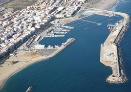 Vistas del puerto de Garrucha.
