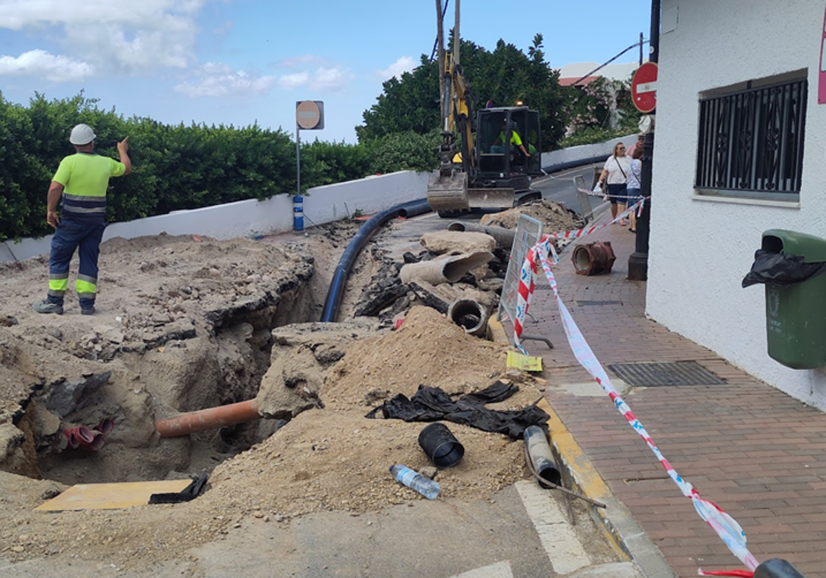 Ecologistas en Acción denuncia el uso de amianto en una obra pública de Mojácar